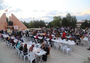 AK Gençlerden Birlik ve Beraberlik iftarı