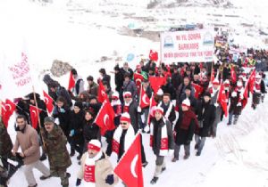 Türkiye Şehitlerine yürüyecek