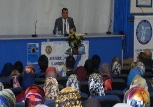 Erzurum da  Dini Öğretmenin Geleceği konferansı