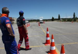 Ambulans şoförleri eğitimi güncelleştirildi