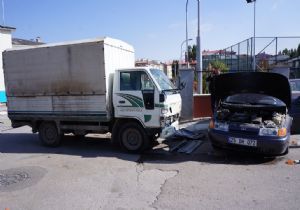 Yunus Emre’de trafik kazası: 1 ölü, 4 yaralı