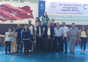 Güntekin badmintonda 2’inci oldu