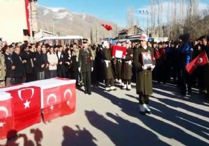 Erzurum şehidini dualarla uğurladı