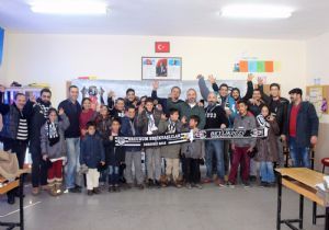 Beşiktaşlılar Derneği öğrencileri sevindirdi