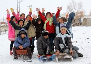 Doğu’da eğitime kar engeli