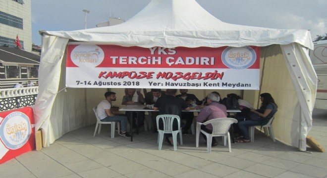 AK Gençlik YKS tercih standı kurdu