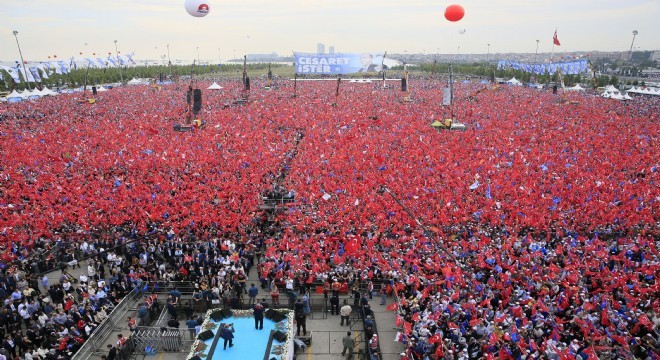 AK Parti Mitingine rekor sayıda katılım