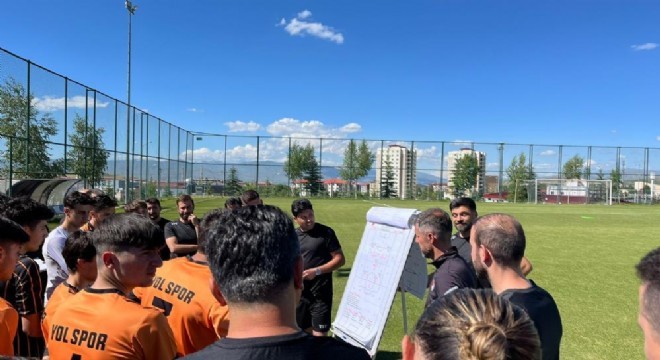 Antrenör eğitim programları devam ediyor