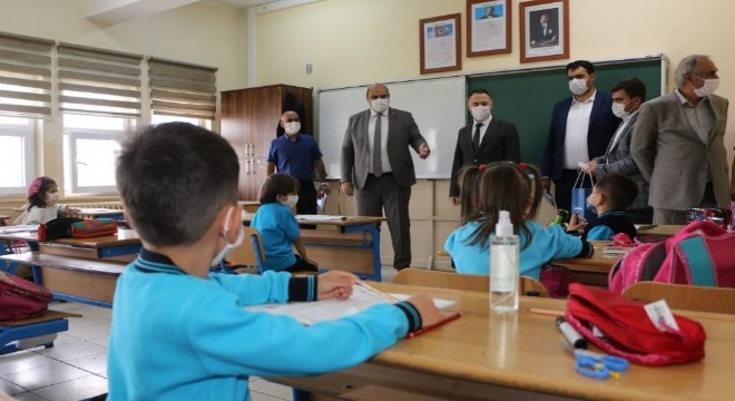 Aziziye Belediyesinden okullara maske desteği