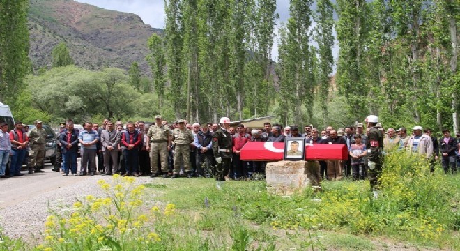 Açar gözyaşlarıyla uğurlandı