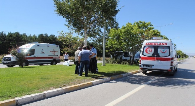 Aşkale yolunda trafik kazası: 3 yaralı