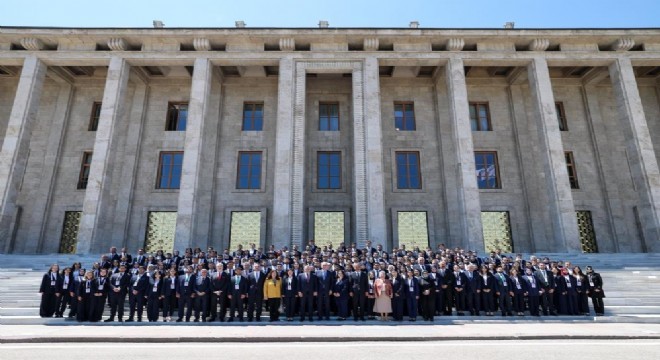 Bak temsilci gençlerle meclisi ziyaret etti