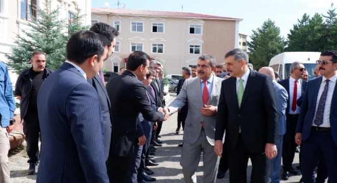 Bakan Tekin Erzurum’da