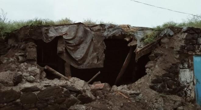 Bingöl depremi Tepsicik de yıkıma neden oldu