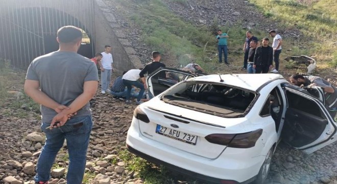 Bingöl yolunda trafik kazası: 3 yaralı