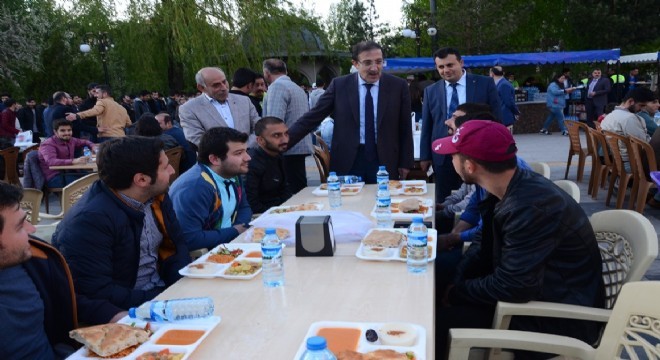 Bulutlar Palandökenlilerin iftar coşkusunu paylaştı