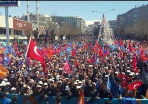 Davutoğlu’na görkemli karşılama