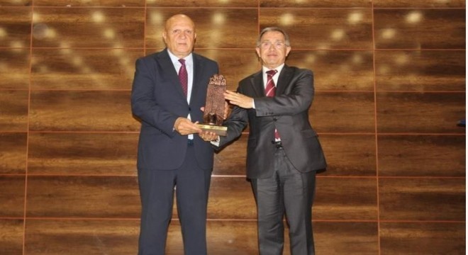 Ceylan’a Türk Dünyasına Hizmet Ödülü