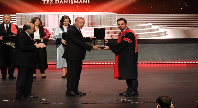 Cumhurbaşkanı Erdoğan dan Erzurumlu ya üstün başarı ödülü