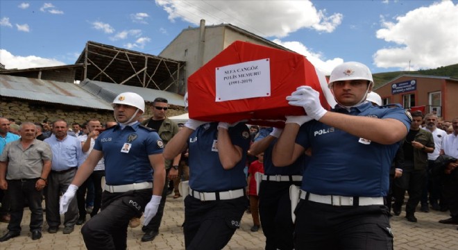 Denizde boğulan polis memuru toprağa verildi