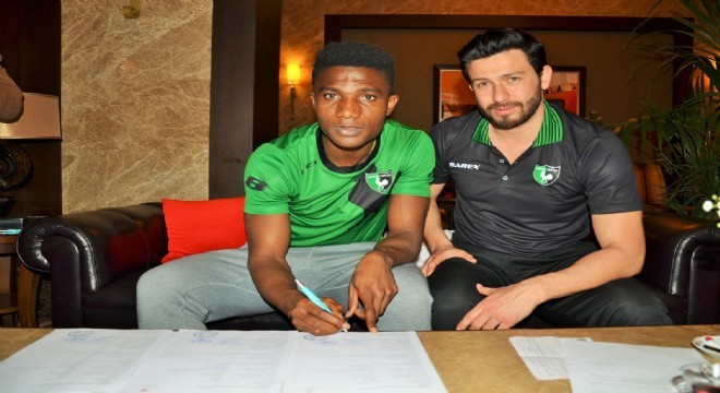 Denizlispor, A. Konyasporlu Eze yi renklerine bağladı