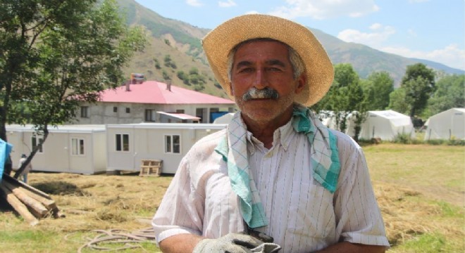 Deprem bölgesinde yaralar sarılmaya devam ediyor