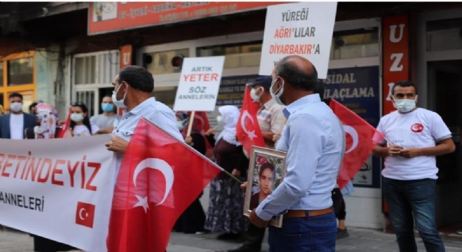 Diyarbakır Anneleri Ağrı’da PKK’yı lanetledi