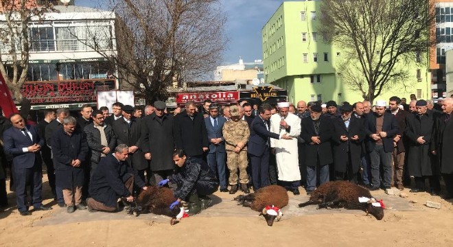 Doğal afet ve olayların durması için kurban kesildi