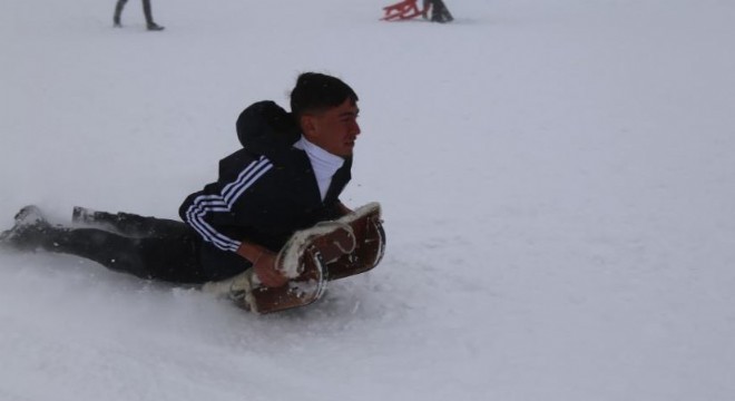 Erzurum Kızağıyla yarıştılar