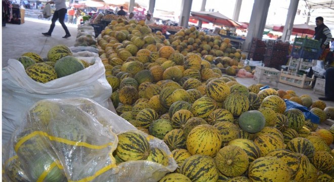 Erzurum kavunu Ağrı pazarında