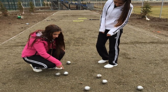 Erzurumlu gençler bocce sporu ile tanıştı