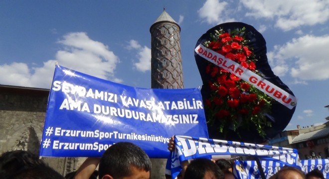 Erzurumspor taraftarları TFF yönetimine tepki gösterdi