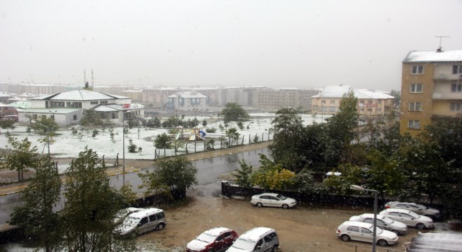 Erzurum’a kar düştü…!