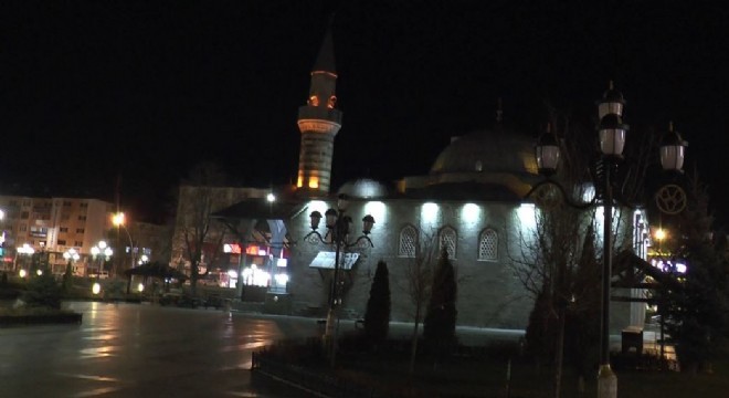 Erzurum’da camilerden dualar yükseliyor