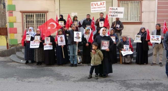 Erzurum’dan bir aile daha evlat nöbetinde