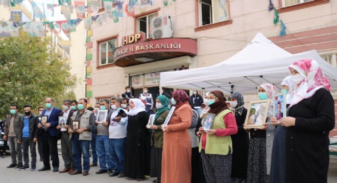 Evlat nöbetindeki ailelerden İzmir’e destek