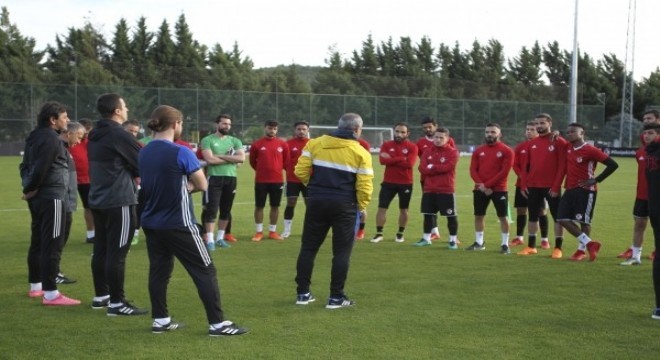 Gazişehir playoffu garantiledi