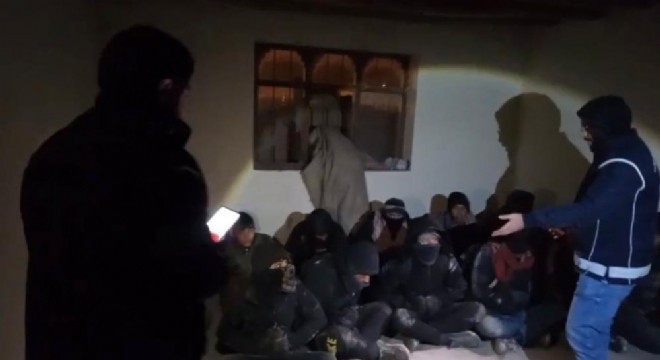 Göçmen kaçakçılığı operasyonu: 2 tutuklama