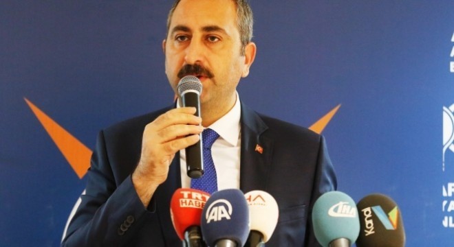 Gül: ‘İhanetlerinin hesabını yargı önünde veriyorlar’