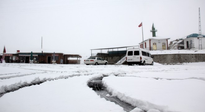 Güzelyayla Geçidi beyaza büründü