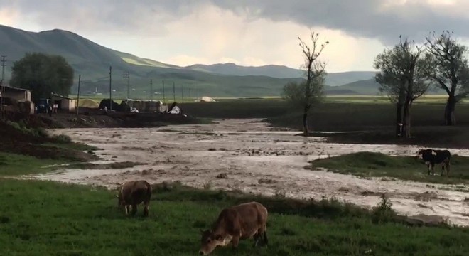 Kükürtlü’de dere taştı