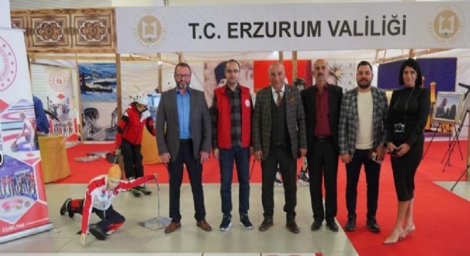 Kış ve buz sporları standı yoğun ilgi gördü