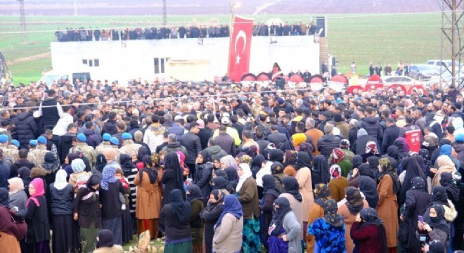 Mardin’de on binler şehidi uğurladı