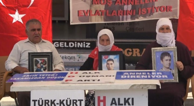 Muş’ta annelerin evlat nöbeti devam ediyor