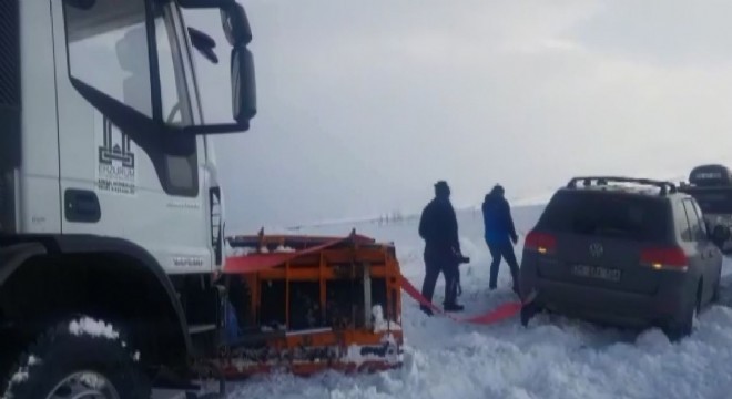 Off-Road ekibi yolda mahsur kaldı