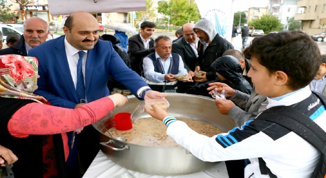 Orhan, Muharrem ayının manasını paylaştı