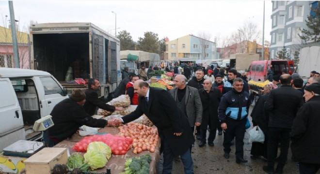 Orhan Pazar esnafıyla buluştu