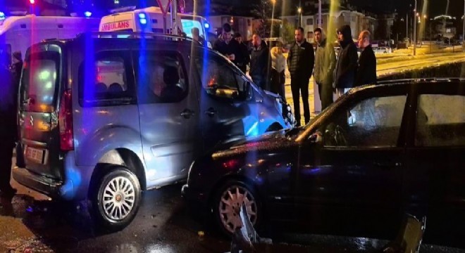 Palandöken Adnan Menderes'te kaza: 2 yaralı