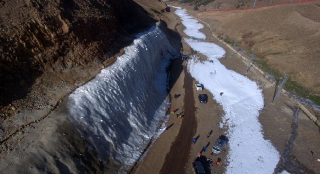 Palandöken’e 20 metrelik dev buz parkı