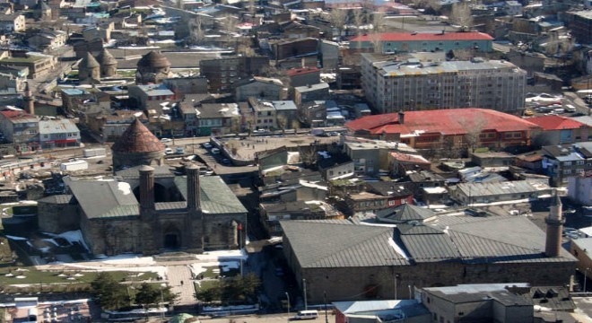 Parası olan ayrı eve çıkıyor